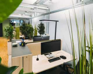 Zu sehen sind weitere schöne offene Büros von PhysioSport Köln im Headquarter in Köln Mülheim.